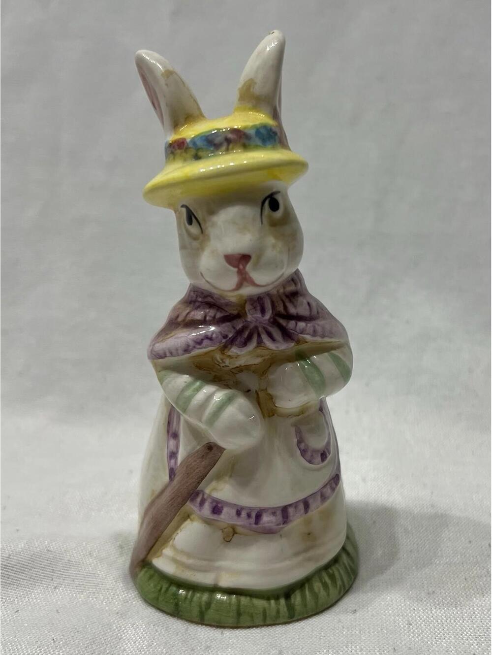 VTG Anthropomorphic Mrs Rabbit Ceramic figurine